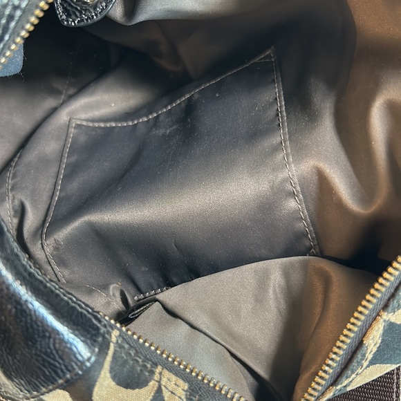 Coach Signature Crossbody with pleather handles. - Picture 8 of 9